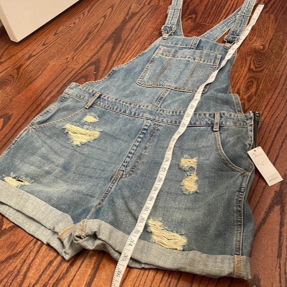 Gap Overall Blue Jean Shorts NWOT - Picture 3 of 7